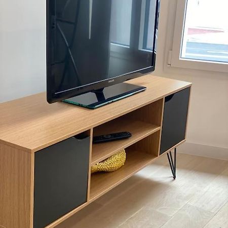 Brand New 1 Bedroom Flat With Parking- 5 Min Paris Pte De Versailles Issy-les-Moulineaux Exteriör bild