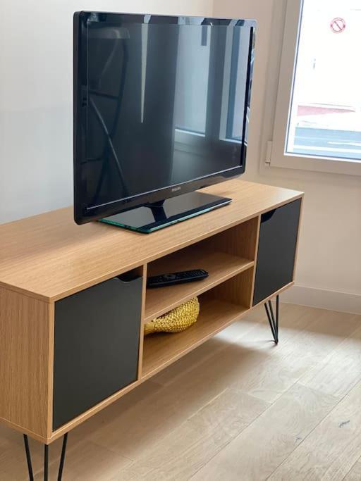 Brand New 1 Bedroom Flat With Parking- 5 Min Paris Pte De Versailles Issy-les-Moulineaux Exteriör bild